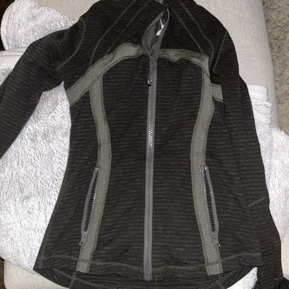 Lululemon zip up 4 - Picture 5 of 5